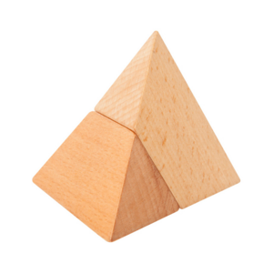EN18, JUEGO DE INGENIO PIRAMIDE. 8 x 8 x 7,5 cm. Madera. Dos piezas de madera que al unirlas forman una pirámide.
